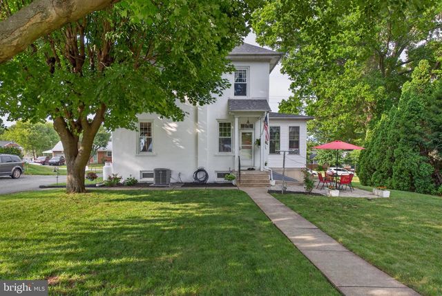 30 W BRANDT BLVD, Salunga, PA 17538