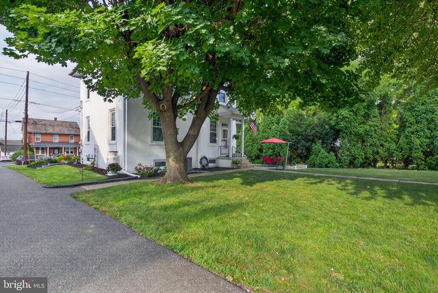 30 W BRANDT BLVD, Salunga, PA 17538
