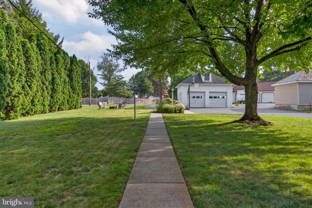 30 W BRANDT BLVD, Salunga, PA 17538