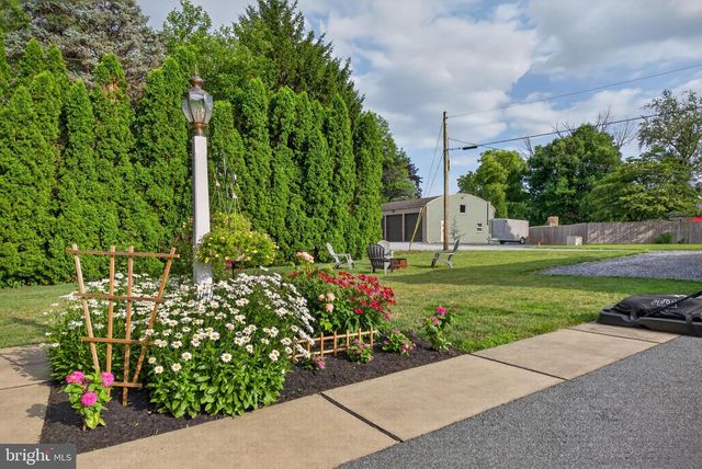 30 W BRANDT BLVD, Salunga, PA 17538