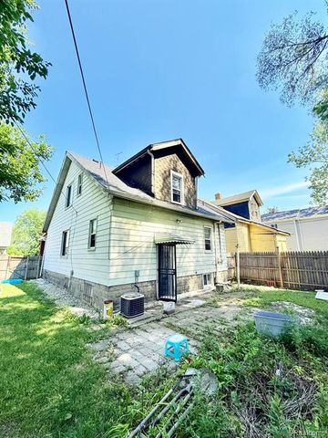 9129 Fischer Street, Detroit, MI 48213