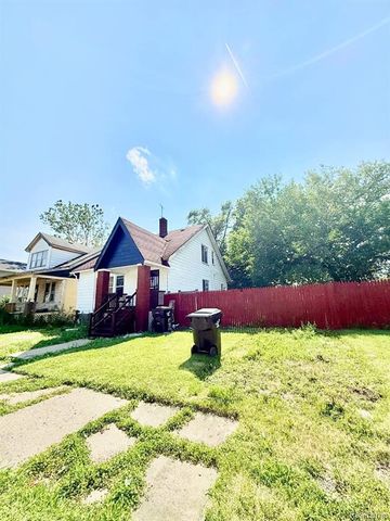 9129 Fischer Street, Detroit, MI 48213