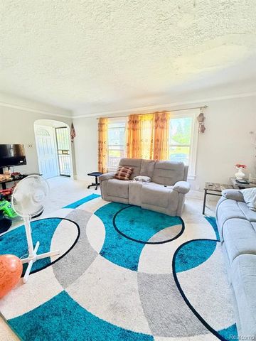 9129 Fischer Street, Detroit, MI 48213