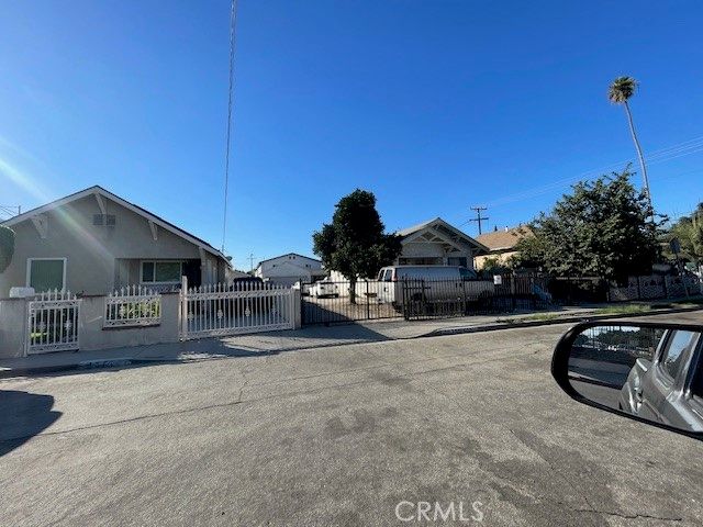 1656 16581 E 61st, Los Angeles, CA 90001