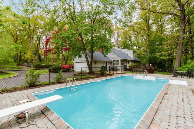 14 Bunkerhill Drive, Huntington, NY 11743