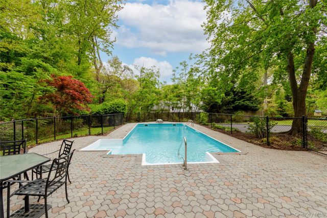 14 Bunkerhill Drive, Huntington, NY 11743