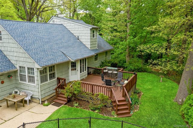 14 Bunkerhill Drive, Huntington, NY 11743