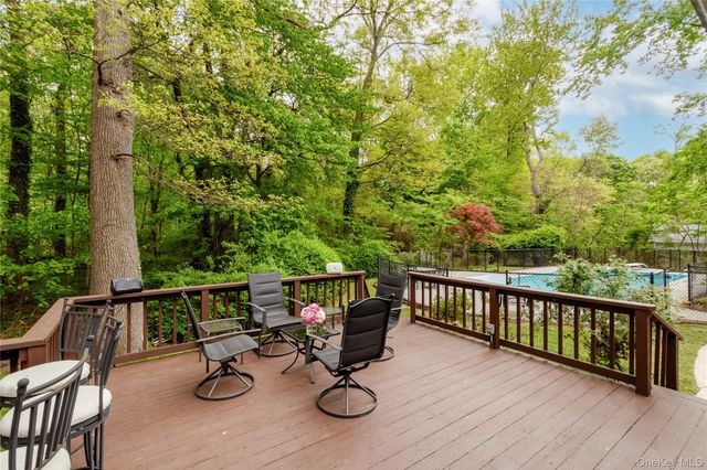 14 Bunkerhill Drive, Huntington, NY 11743