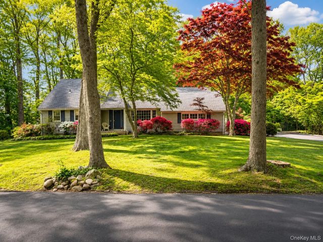14 Bunkerhill Drive, Huntington, NY 11743