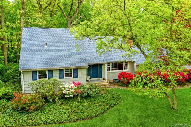 14 Bunkerhill Drive, Huntington, NY 11743