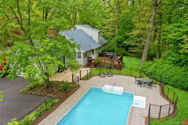 14 Bunkerhill Drive, Huntington, NY 11743