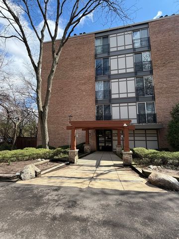 5800 Oakwood Drive 5G, Lisle, IL 60532