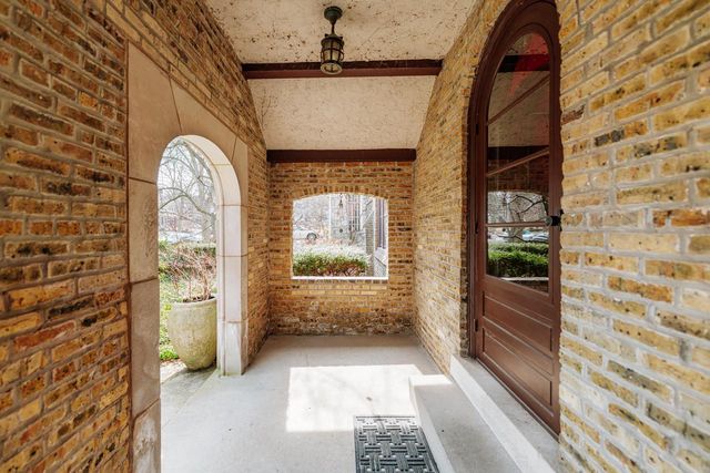 3467 N Frederick AVENUE, Milwaukee, WI 53211