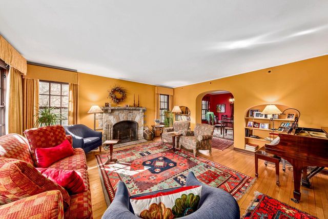 3467 N Frederick AVENUE, Milwaukee, WI 53211