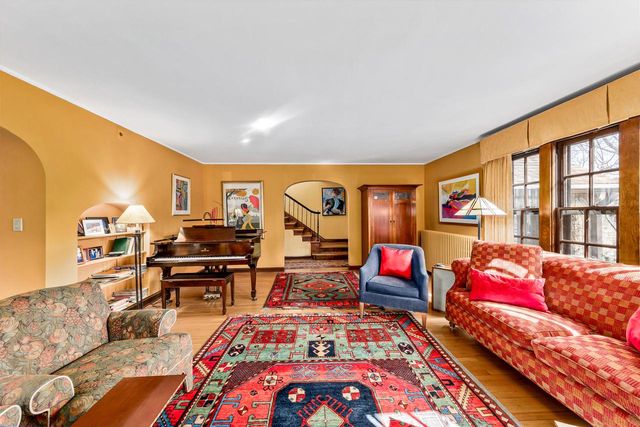 3467 N Frederick AVENUE, Milwaukee, WI 53211