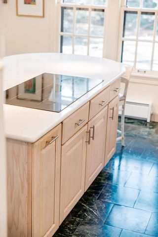 3467 N Frederick AVENUE, Milwaukee, WI 53211