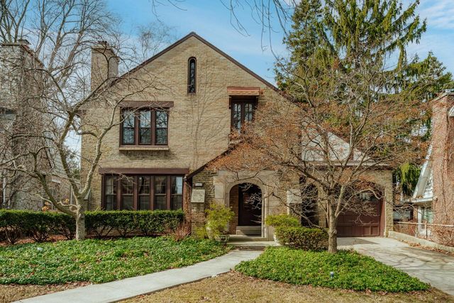 3467 N Frederick AVENUE, Milwaukee, WI 53211