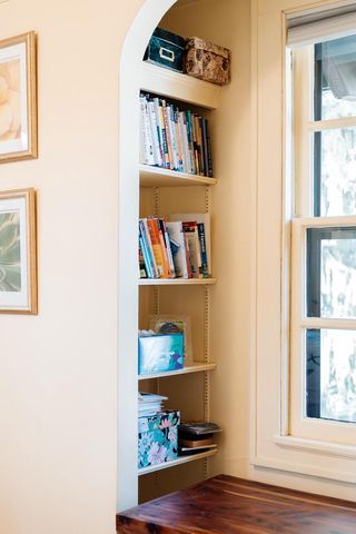 3467 N Frederick AVENUE, Milwaukee, WI 53211