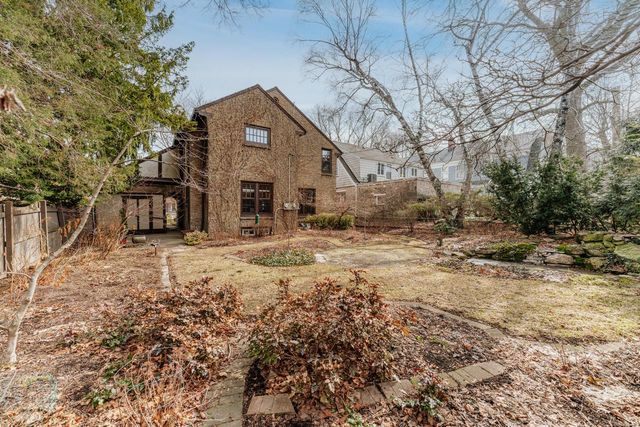 3467 N Frederick AVENUE, Milwaukee, WI 53211