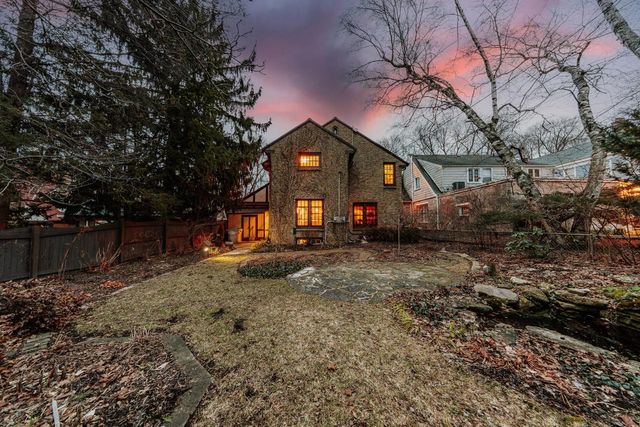 3467 N Frederick AVENUE, Milwaukee, WI 53211