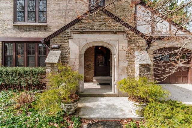 3467 N Frederick AVENUE, Milwaukee, WI 53211