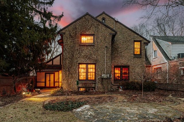 3467 N Frederick AVENUE, Milwaukee, WI 53211