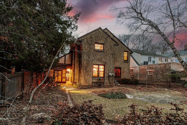 3467 N Frederick AVENUE, Milwaukee, WI 53211