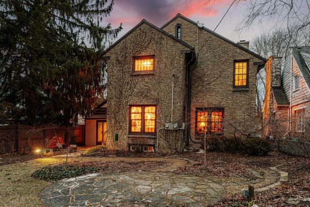 3467 N Frederick AVENUE, Milwaukee, WI 53211