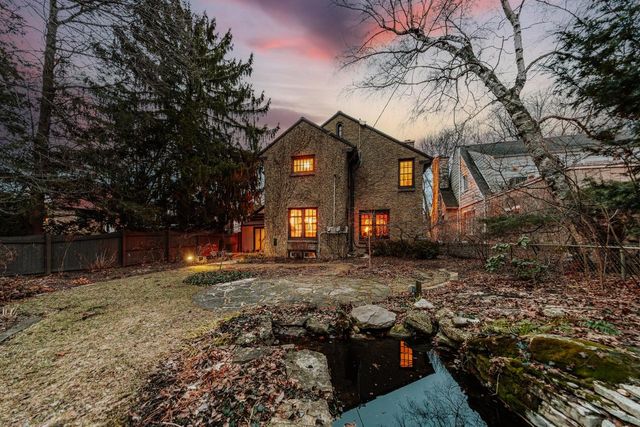 3467 N Frederick AVENUE, Milwaukee, WI 53211