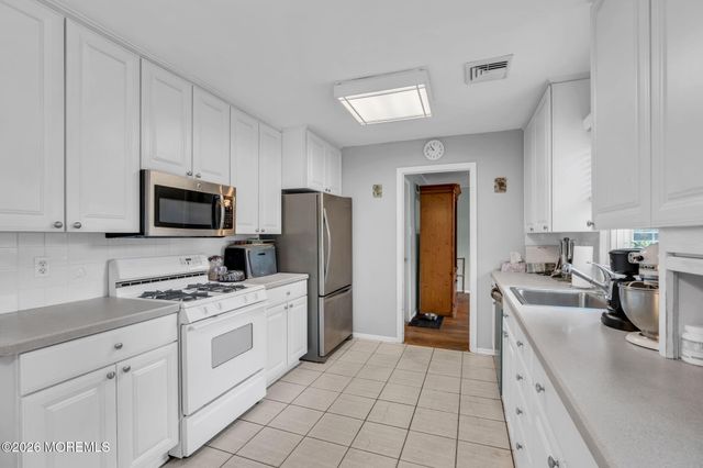 40 Asbury Avenue, Oceanport, NJ 07757