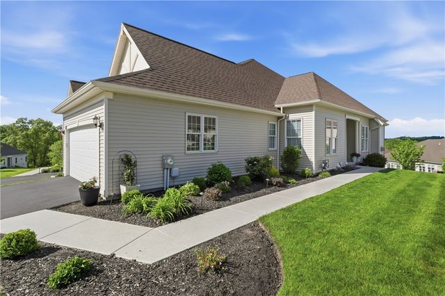 1077 Chapelhill Drive, Victor, NY 14546