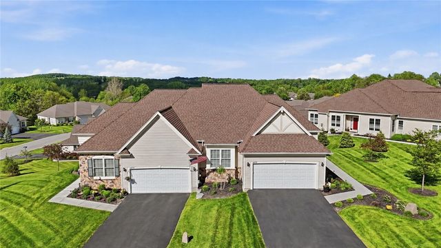1077 Chapelhill Drive, Victor, NY 14546