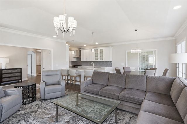 1077 Chapelhill Drive, Victor, NY 14546