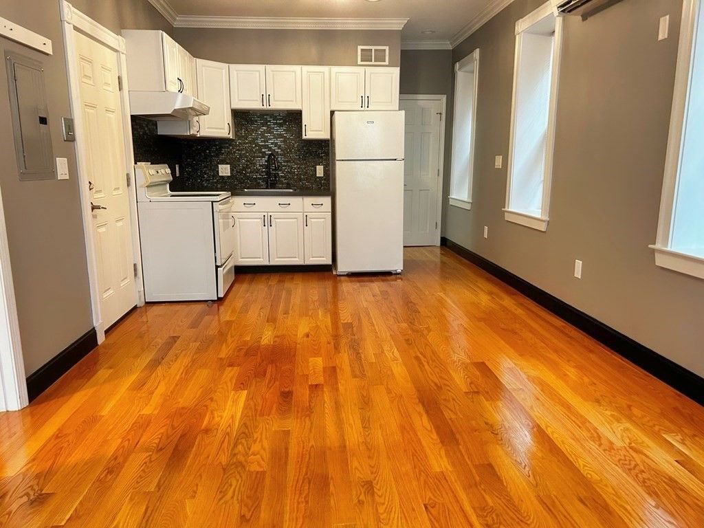 63 Frankfort 2F, Boston, MA 02128