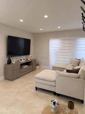 7483 SW 109th Ave, Miami, FL 33173
