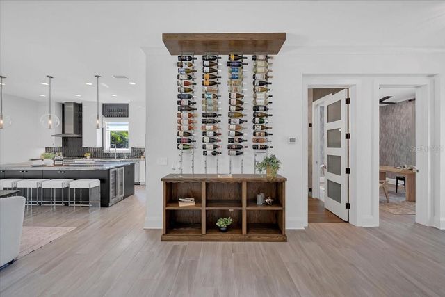 419 BAYVIEW DRIVE NE, St Petersburg, FL 33704