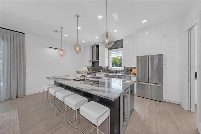 419 BAYVIEW DRIVE NE, St Petersburg, FL 33704