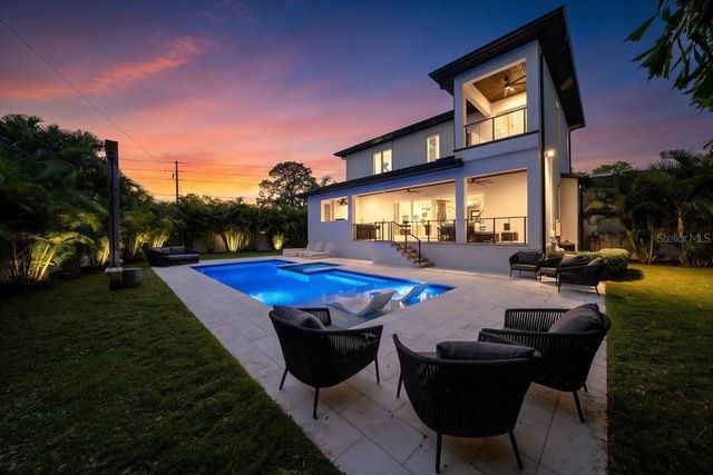 419 BAYVIEW DRIVE NE, St Petersburg, FL 33704