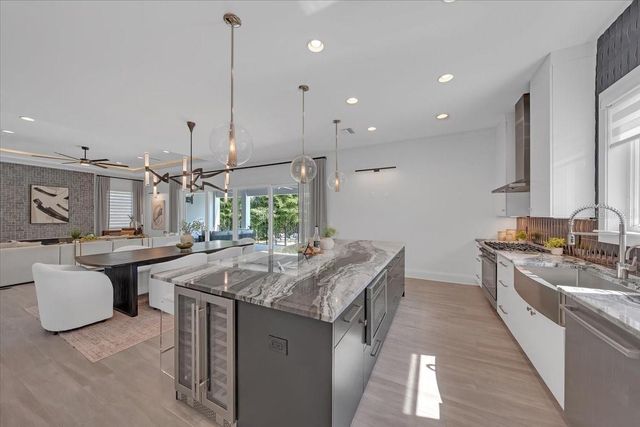 419 BAYVIEW DRIVE NE, St Petersburg, FL 33704