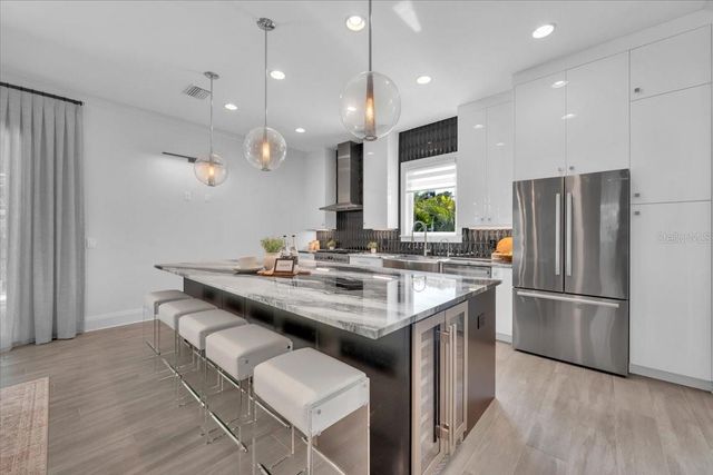 419 BAYVIEW DRIVE NE, St Petersburg, FL 33704