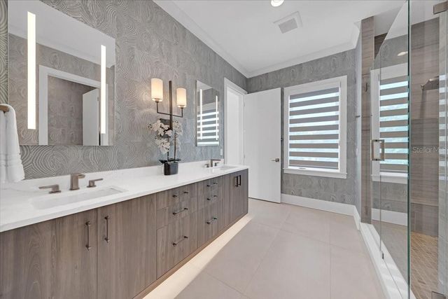 419 BAYVIEW DRIVE NE, St Petersburg, FL 33704