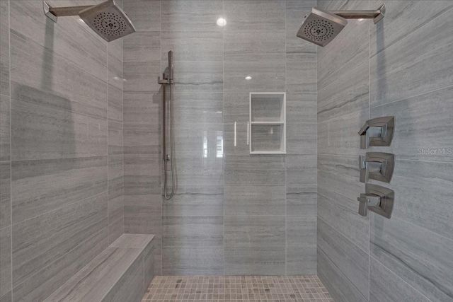 419 BAYVIEW DRIVE NE, St Petersburg, FL 33704