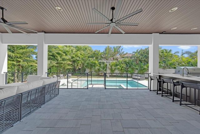 419 BAYVIEW DRIVE NE, St Petersburg, FL 33704