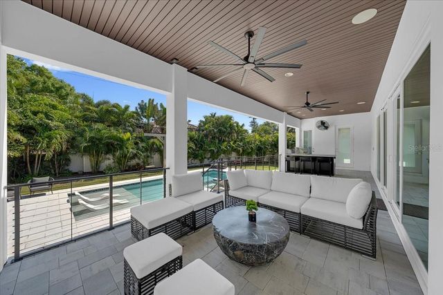 419 BAYVIEW DRIVE NE, St Petersburg, FL 33704