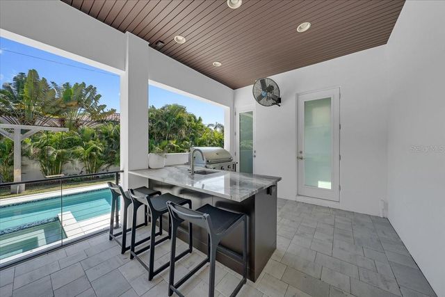 419 BAYVIEW DRIVE NE, St Petersburg, FL 33704