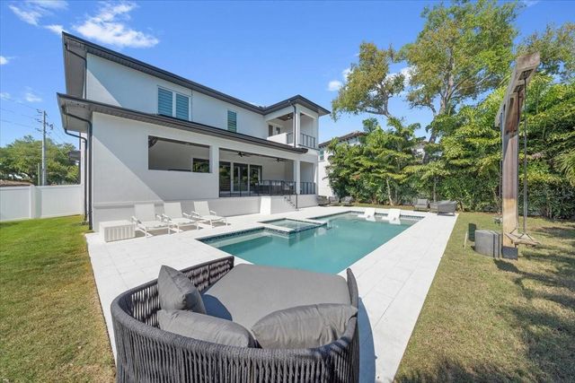 419 BAYVIEW DRIVE NE, St Petersburg, FL 33704