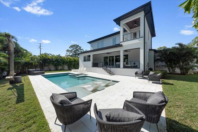 419 BAYVIEW DRIVE NE, St Petersburg, FL 33704