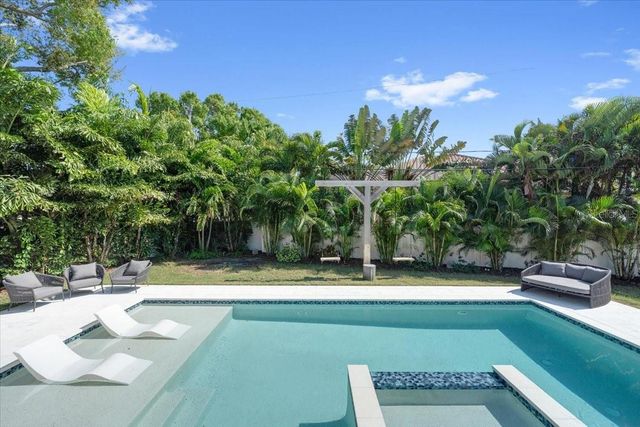 419 BAYVIEW DRIVE NE, St Petersburg, FL 33704