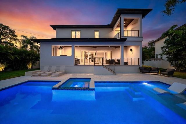 419 BAYVIEW DRIVE NE, St Petersburg, FL 33704