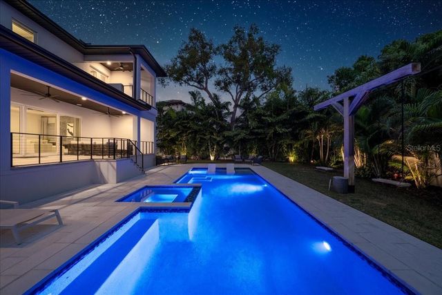 419 BAYVIEW DRIVE NE, St Petersburg, FL 33704